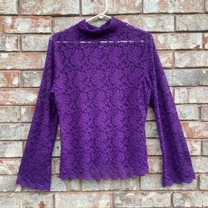 Metrostyle Purple Lace Cowl
Turtleneck with Long Bell
Sleeves
Women's Size L